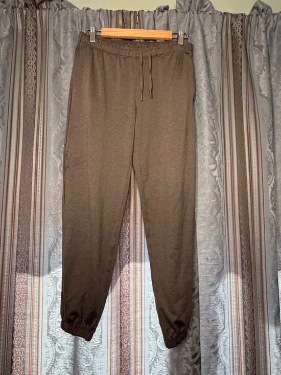 Vuori Halo Modern Sweatpant Chia Heather - Picture 2 of 5